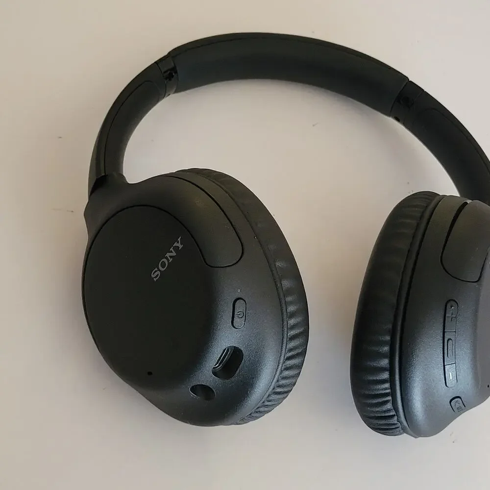 Sony WH-CH710N Wireless Bluetooth Noise-Canceling Headphones Black